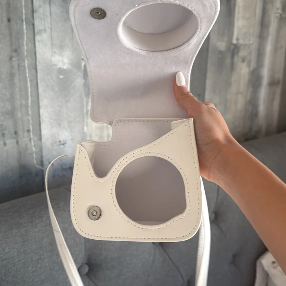 Fujifilm instant camera + case/bag